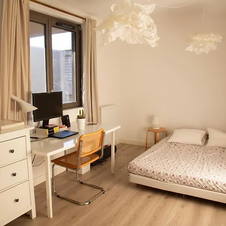 Apartment Avec Parking Couvert Bordeaux